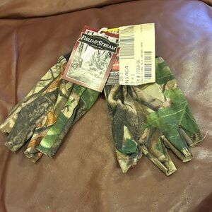 Field & Stream Green Camouflage Fingerless Gloves
